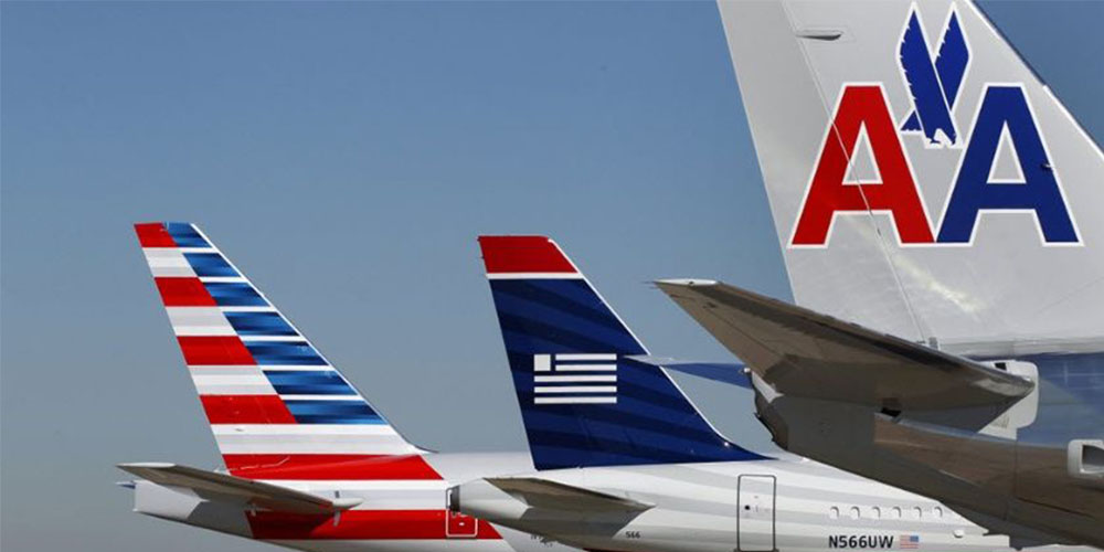 Un empleado de American Airlines baila alocadamente en la pista de aterrizaje y se vuelve viral